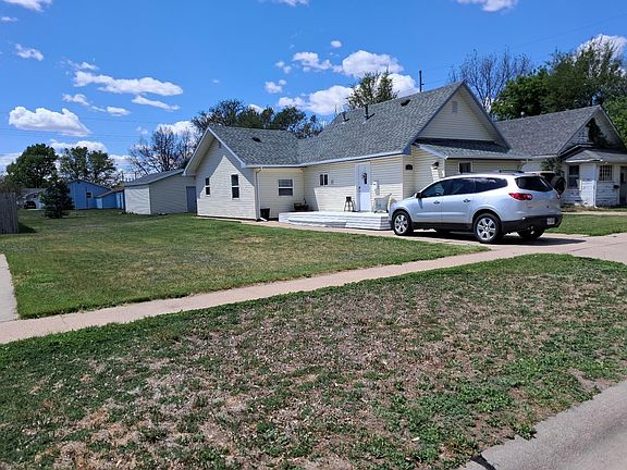 2nd image of 910 W 10TH