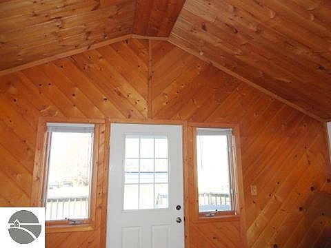 5th image of 1326 Lake Dr