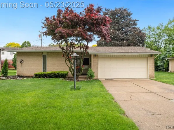 29450 Stellamar Dr, Southfield, MI 48076