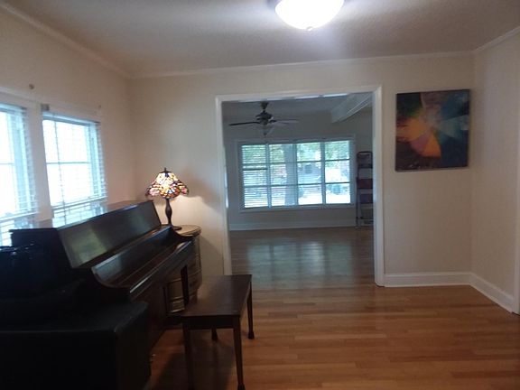3rd image of 106 Margarette Ave