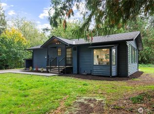 940 Hoppy Trail Way, Camano Island, WA 98282