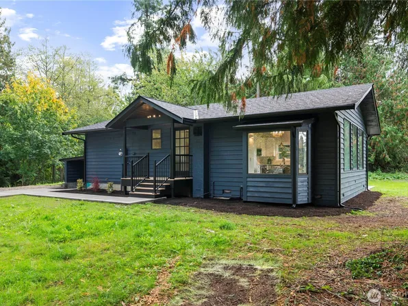 940 Hoppy Trail Way, Camano Island, WA 98282