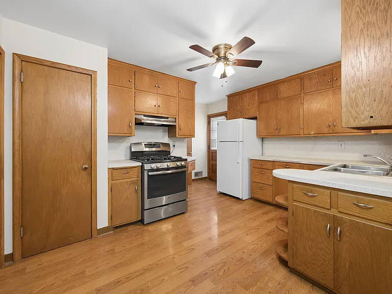 4414 Washington St NE — Photo 3