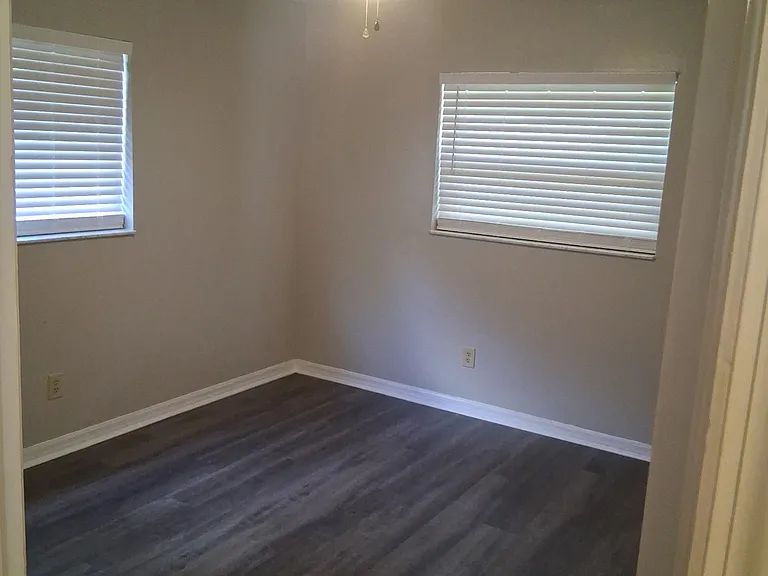 2435 NW 4th Ter #2437 — Photo 9