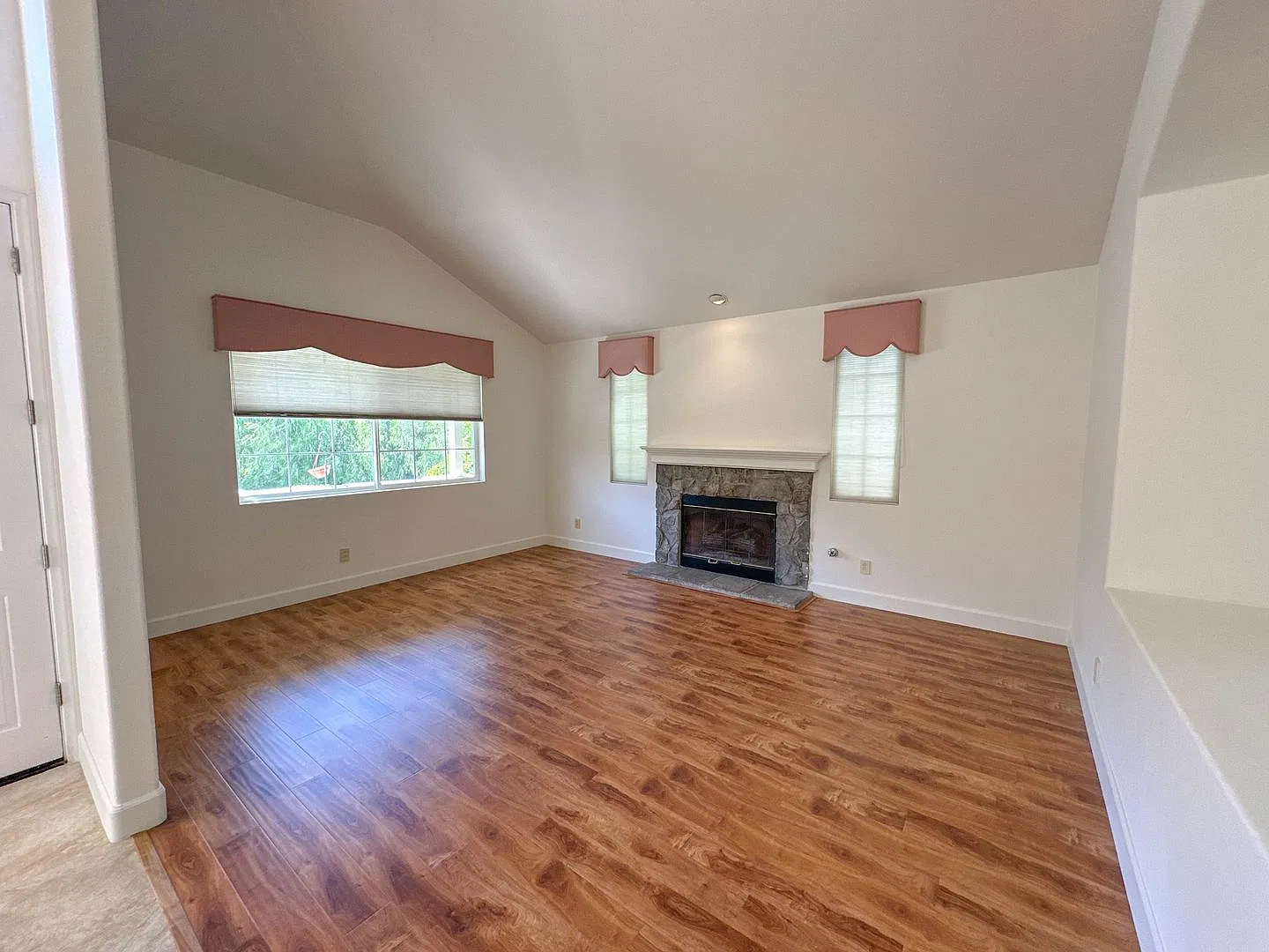 Spacious 6-Bedroom Home with ADU & Views in Newhall! — Photo 4