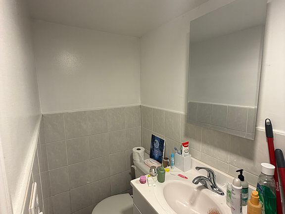 3rd image of 36 Fairmount Ave Floor 1
