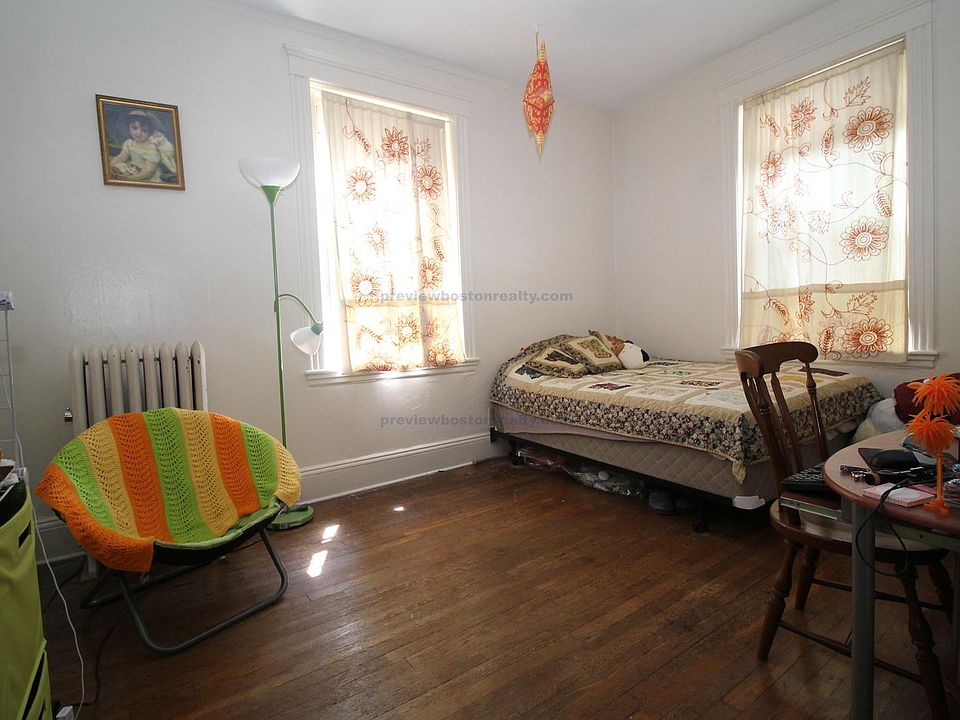 2nd image of 1444 Commonwealth Ave #Q32