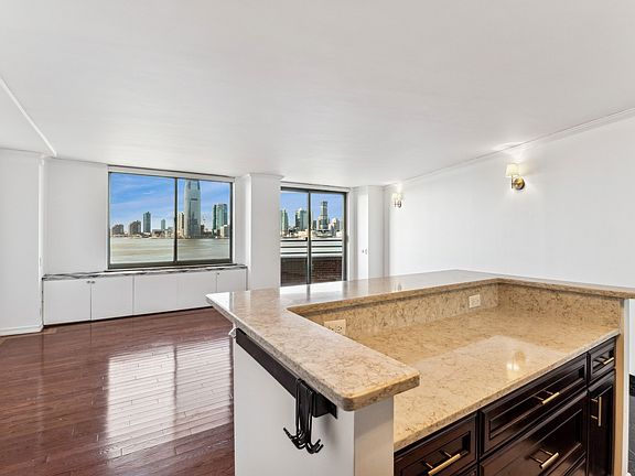 3rd image of 21 S End Ave APT 621