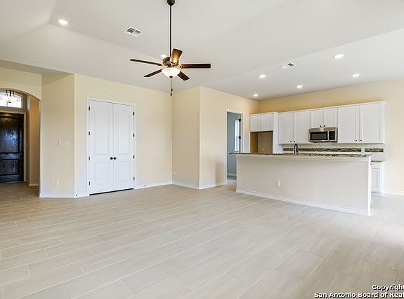 4th image of 135 Kathy Dr