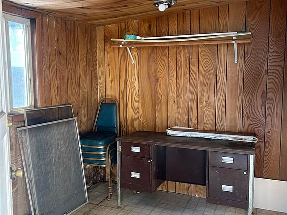 5th image of 2895-84 Mendenhall Loop Rd