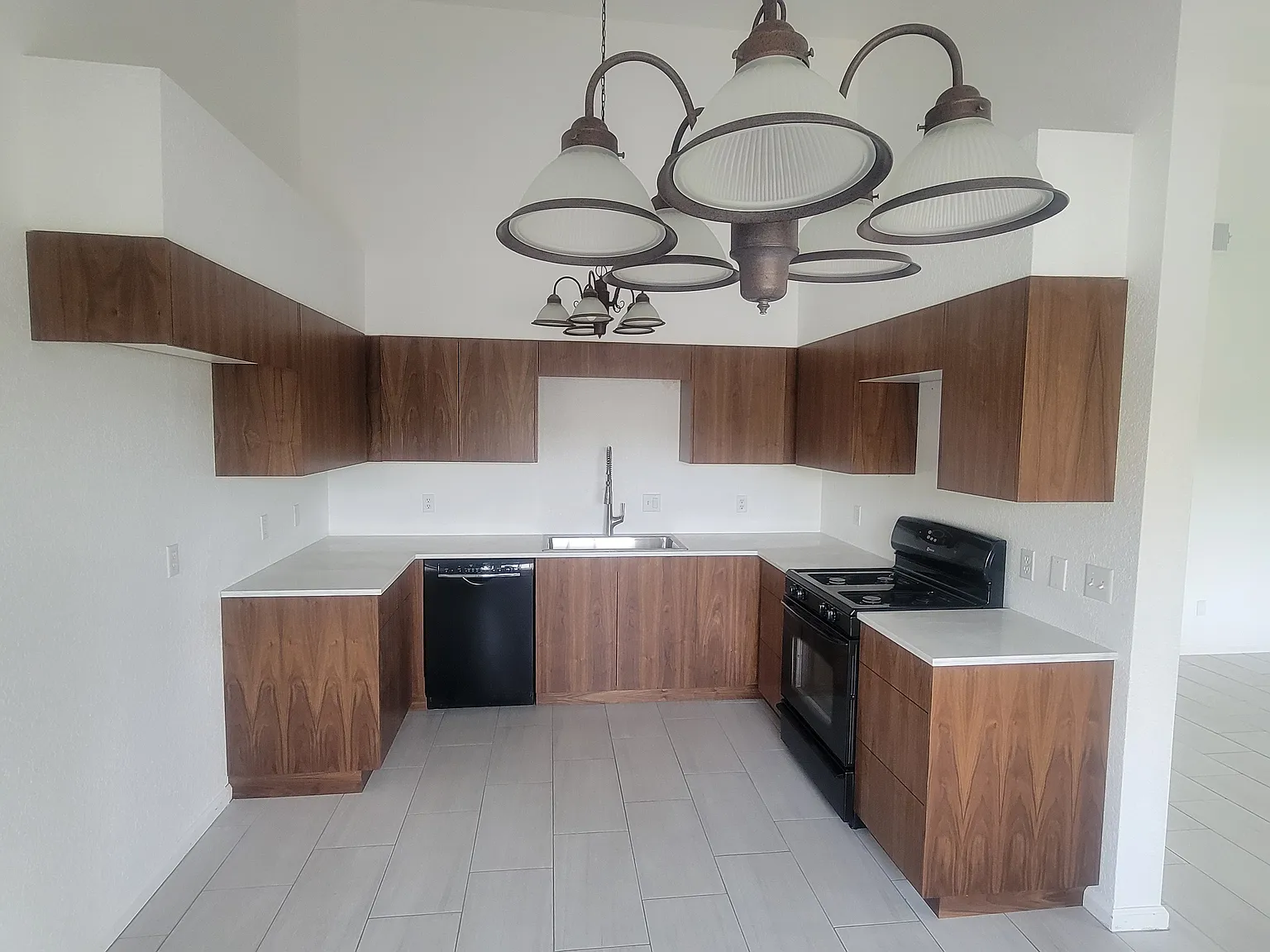 2 bed, 1000 sqft, $1,950 — Photo 3