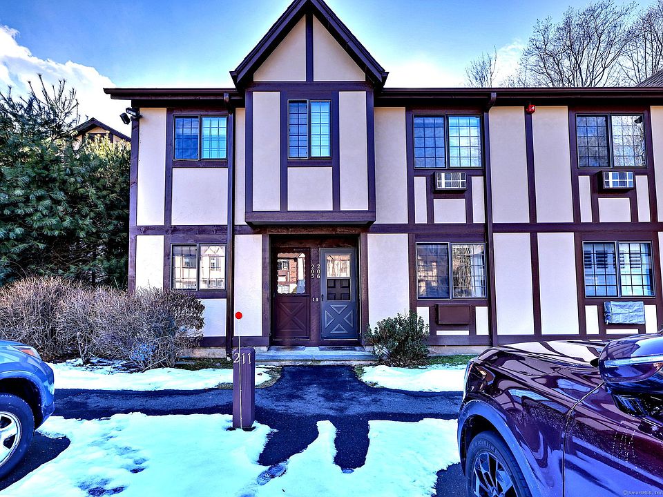 1st image of 205 Foxwood Lane #205