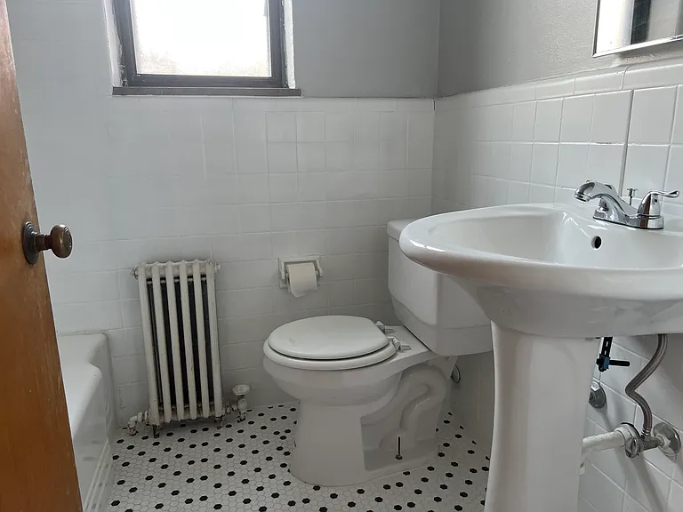 Royal Gardens Apartments — Photo 47