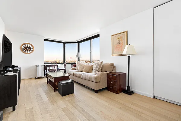 Rented by PocketBroker Inc | media 27