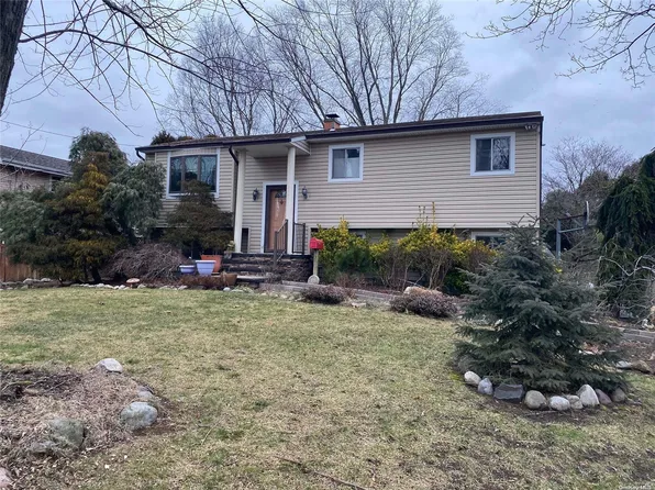 3111 Beechnut Avenue, Medford, NY 11763