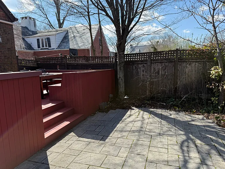 8337 Charlecote Rdg — Photo 35
