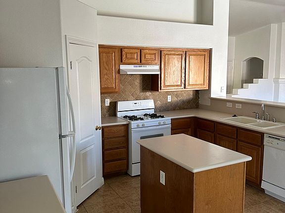 4th image of 6220 Farica St
