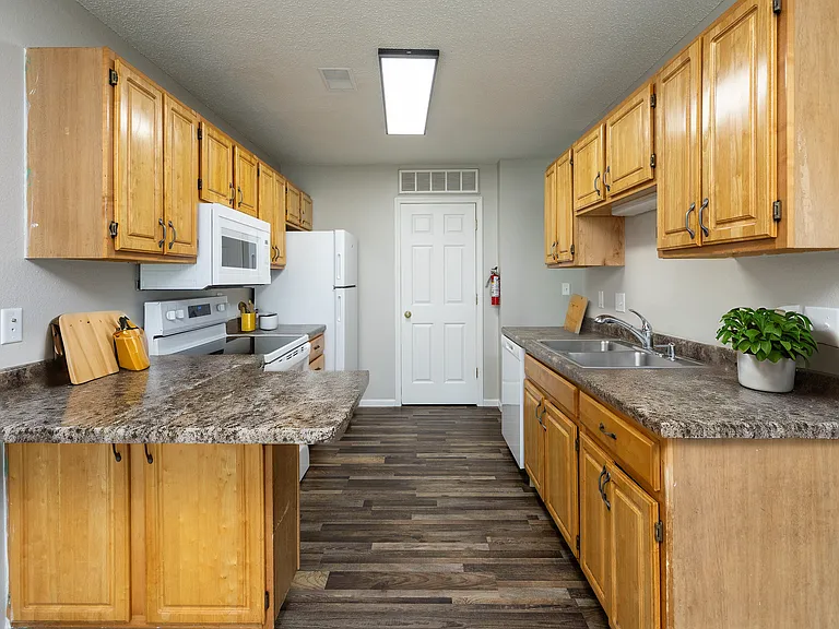 Georgetown Townhomes — Photo 2