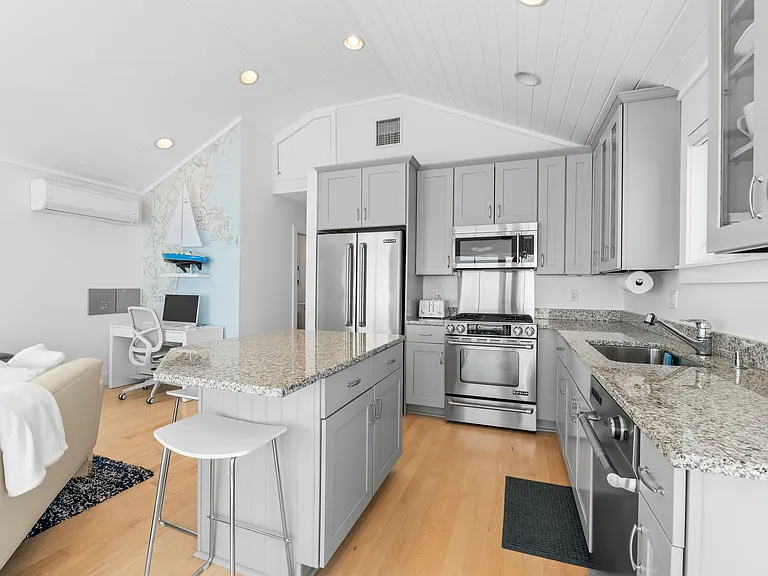 93 Long Beach Ave #2 — Photo 17