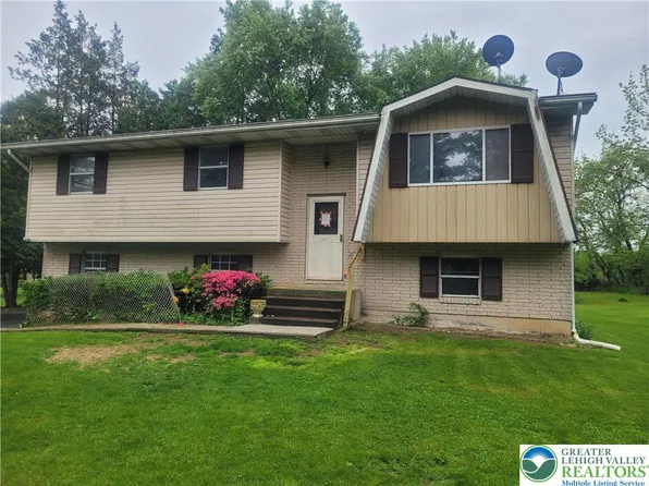 451 Country Club Rd, Easton, PA 18045