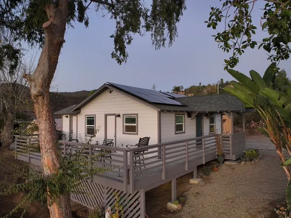 900 La Rueda Dr, Vista, CA 92084