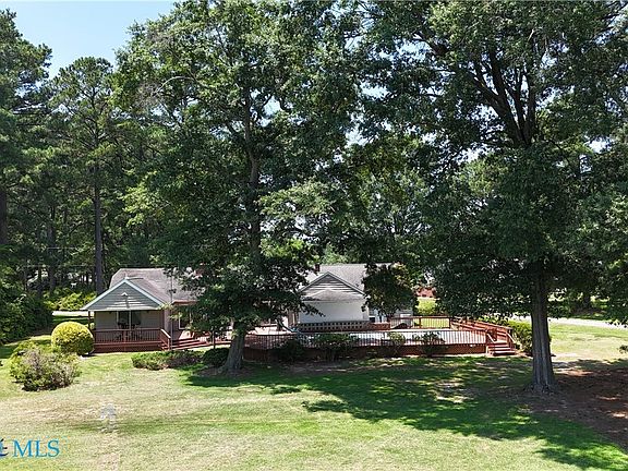 4th image of 1923 Pine Ln