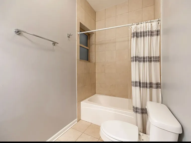 1335 W Walton St #2 — Photo 16