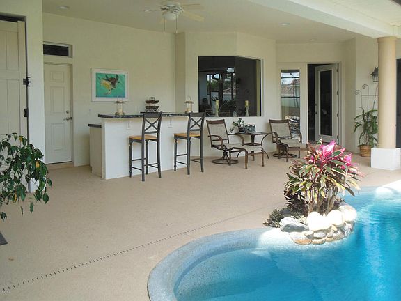 5th image of 867 Aquarina Blvd
