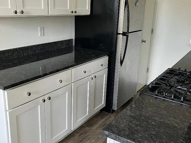 Gramatan Ave — Photo 1
