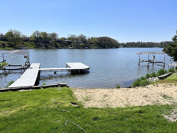 5th image of 1521 Lake Holiday Dr