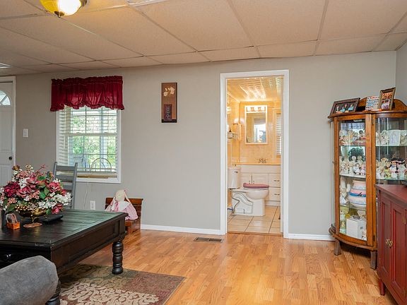 5th image of 141 Brookside School Ln