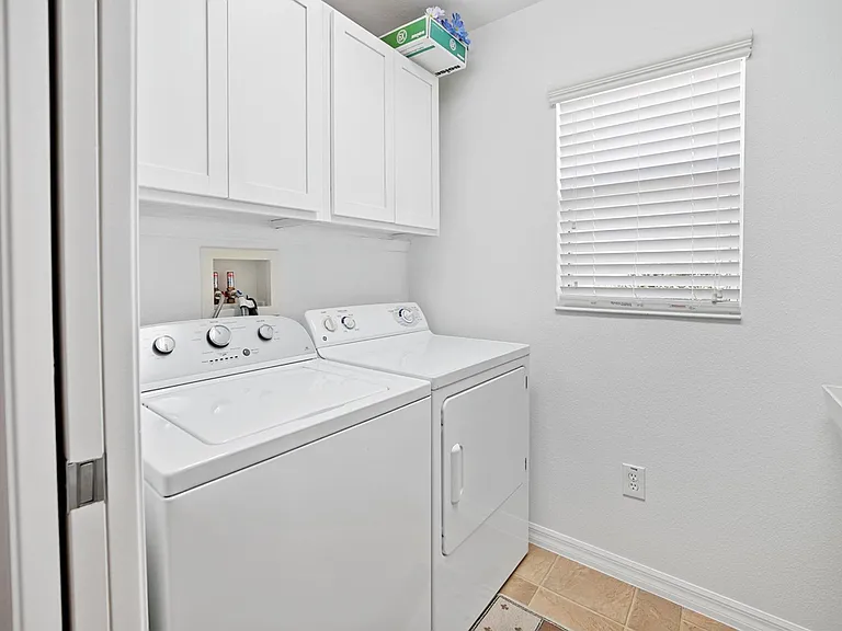 2079 Hydrangea Ave — Photo 5