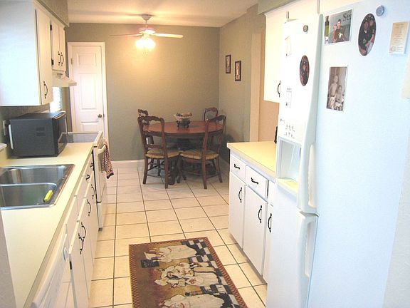 All New Appliances w/ eat in kitchen