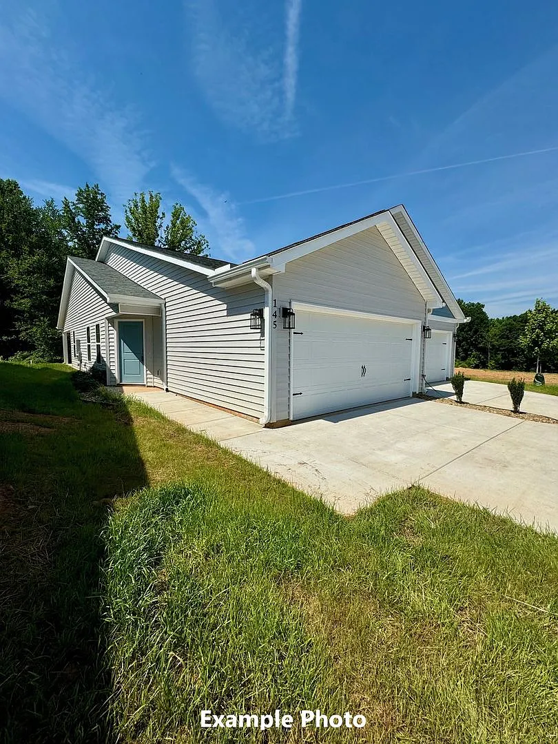 121 Brawley Villas Place — Photo 1