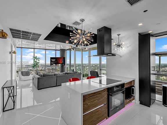 3rd image of 1100 Biscayne Blvd Unit 4907