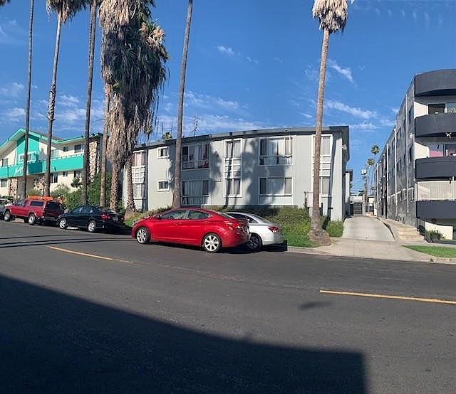 1st image of 410 S Mariposa Ave