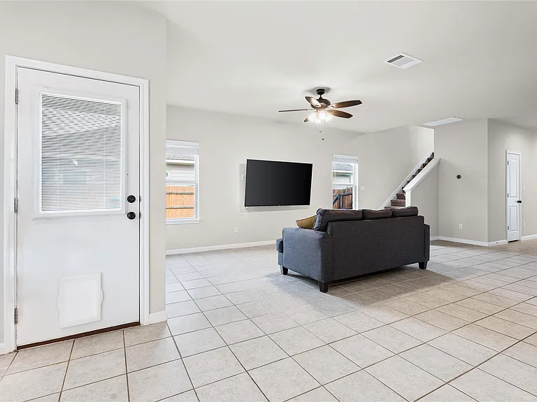 237 Driftwood Ln — Photo 8