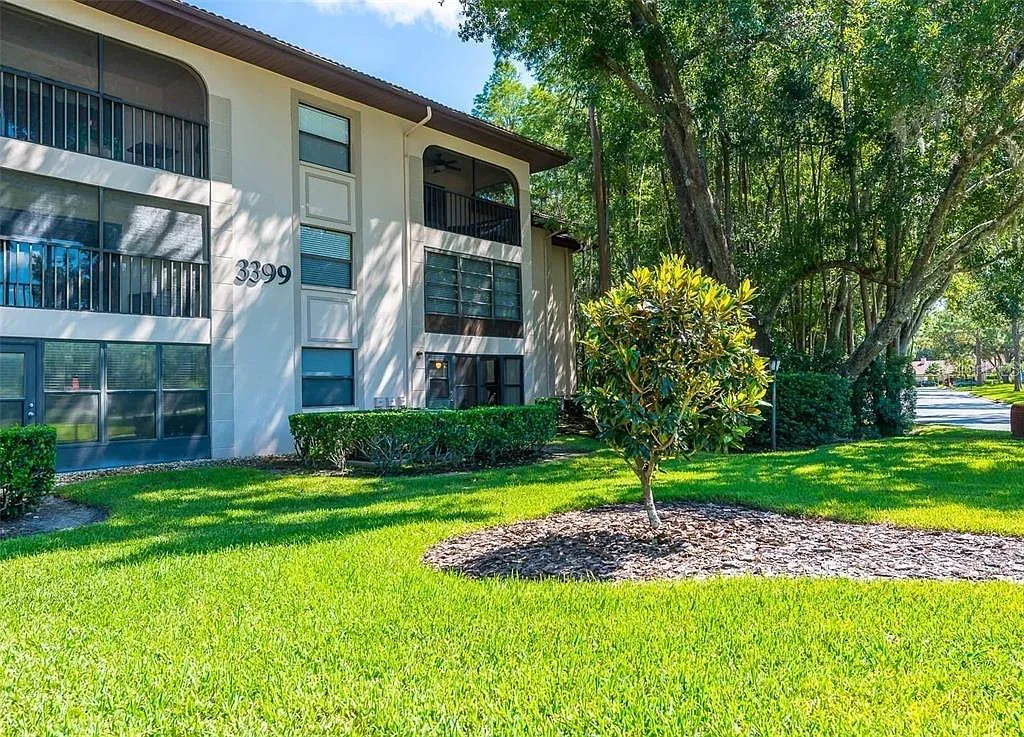 2 bed, 2.0 bath, 1070 sqft, $1,800 — Photo 2