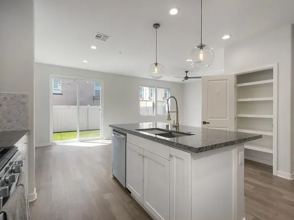 4141 Mission Tree Way, Oceanside, CA