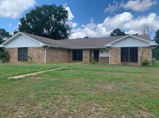 23077 Three Points Dr, Frankston, TX 75763