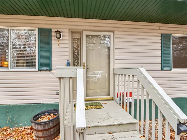 S6185 Bluff Rd APT 1, Merrimac, WI 53561