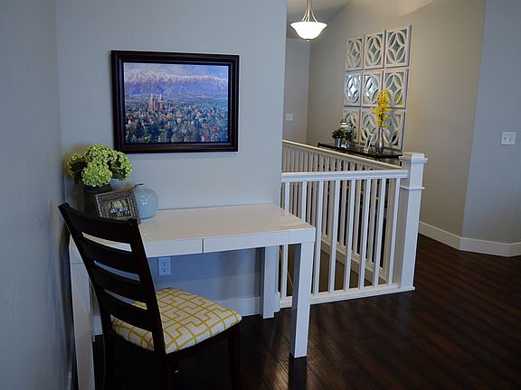 4th image of 104 E Lake View Dr