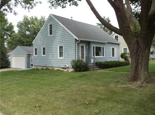 2028 8th Ave SW, Cedar Rapids, IA 52404