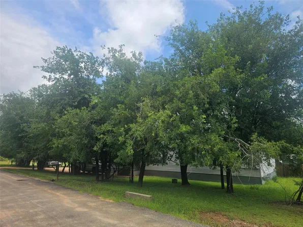 837 Southwood Dr, Cottonwood Shores, TX 78657