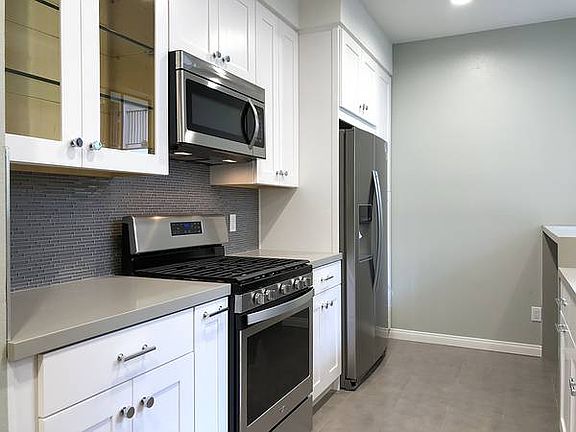 3rd image of 1525 Selby Ave APT 104
