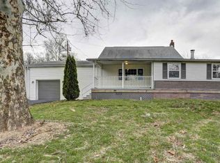 4 S Walsh Rd, Halifax, PA 17032