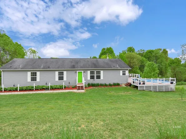 25 White Rd, Nelsonville, OH 45764
