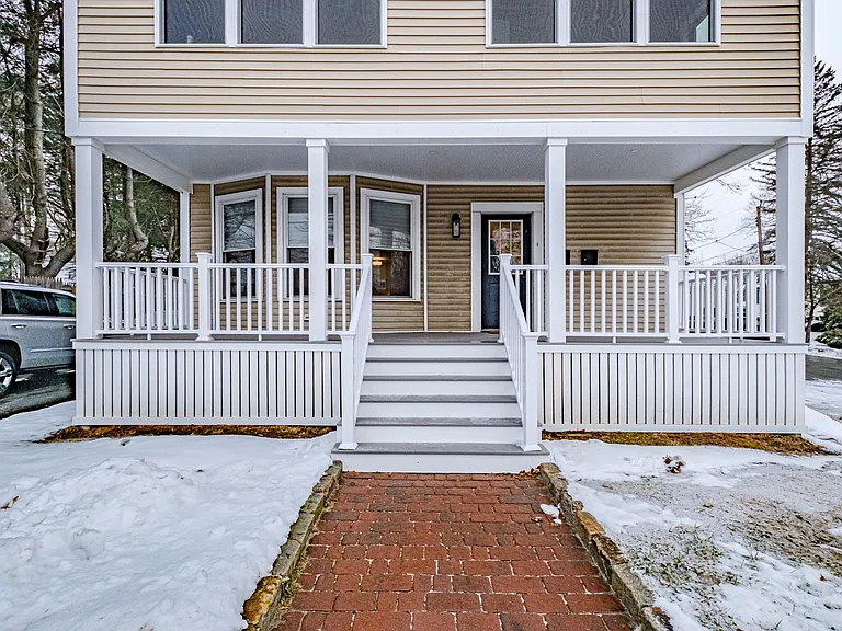 813 Brighton Ave #1 — Photo 3