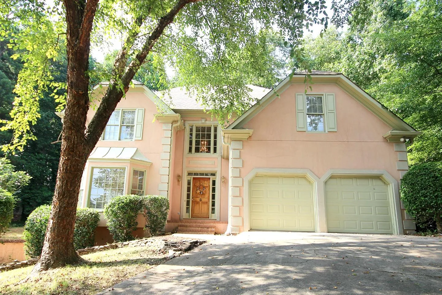5 bed, 3.5 bath, 4232 sqft, $3,495 — Photo 1