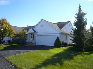 310 Shoreside Dr N, Grand Rapids, MI